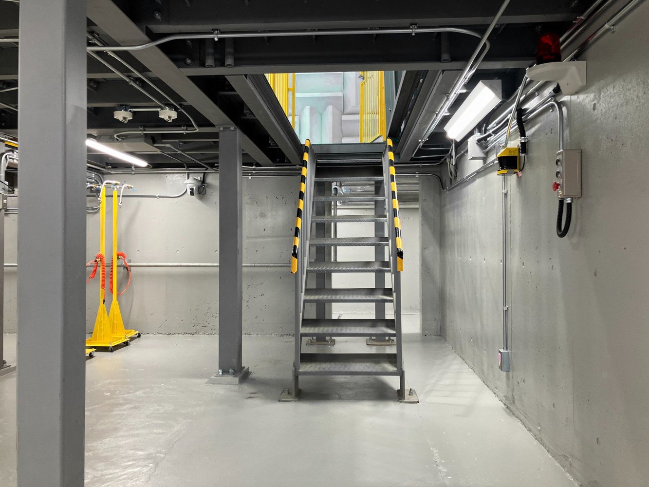 Underground pit area and stairs